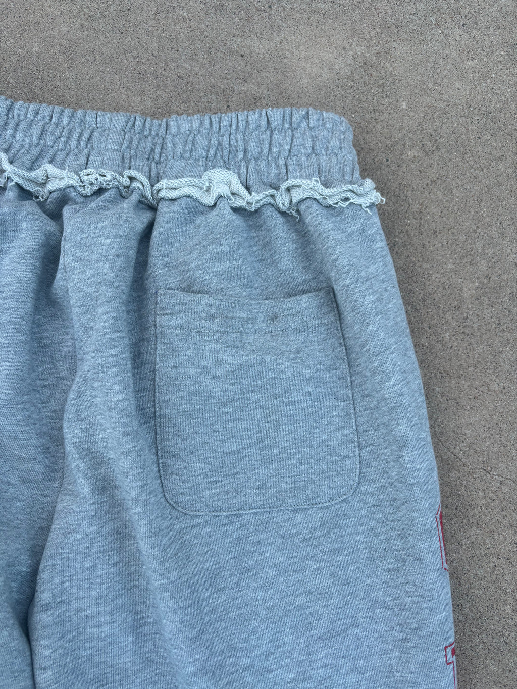 "MIRROR" 3/4 SWEATSHORTS