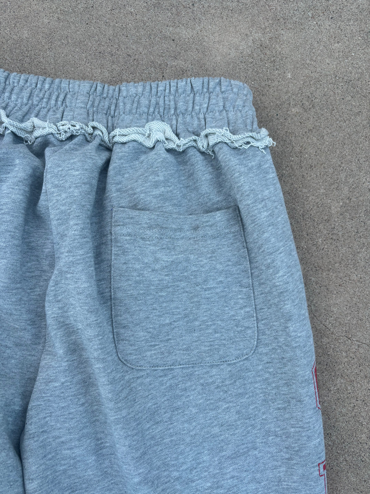 "MIRROR" 3/4 SWEATSHORTS
